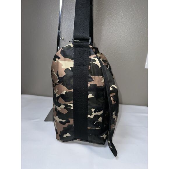 LeSportSac Vintage NOS USA Made Large Camouflage Camo Flap Messenger Bag NWOT B - Picture 3 of 13